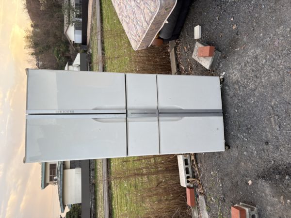 横浜 冷蔵庫回収】6ドア即日買取・料金4,000円〜｜横須賀搬出困難プロ