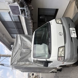 横浜市の便利屋インプルーブの作業トラック - 不用品回収と手直しに対応