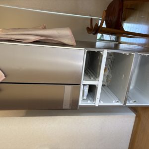 秦野市 冷蔵庫2階搬入 作業中の様子