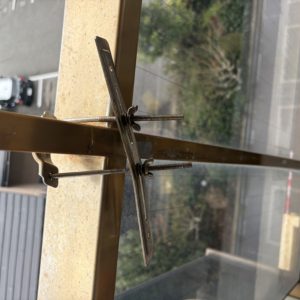 横浜市磯子区 バルコニー 錆びたボルト 便利屋作業前