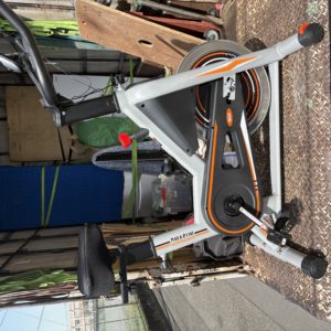 川崎市中原区でスピンバイクを出張買取した直後の搬出準備の様子