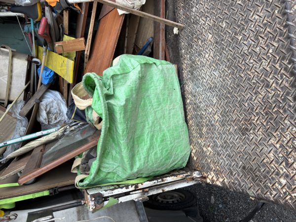 川崎市 遺品整理 大型家具の搬出作業