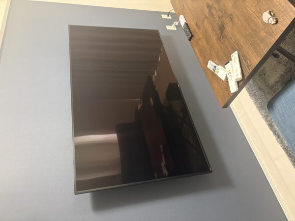 出張査定に伺った大型家電の取り外し作業