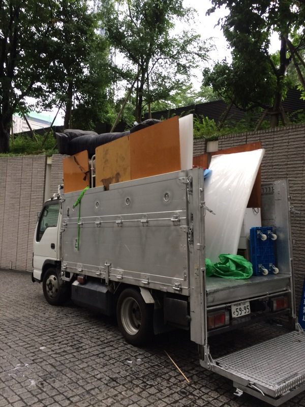 東京都新宿区にて、不要品回収の写真です。のサムネイル