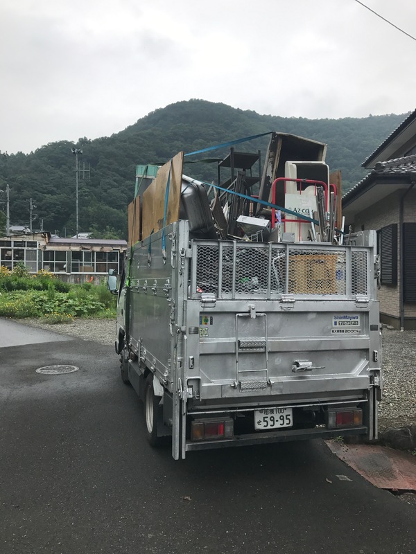 神奈川県相模原市南区にて、２トンいっぱい不用品回収しました。のサムネイル