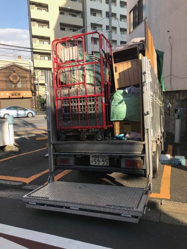 東京都港区高輪にて、家一軒の不用品回収をしてきました。