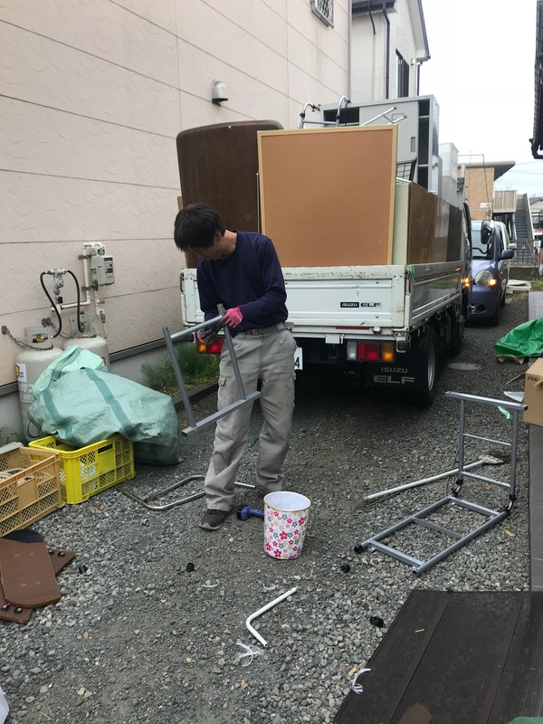 平塚市南金目にて、２トン２台分の不用品回収案件を終了しましたのサムネイル
